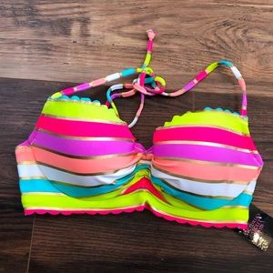 Victoria’s Secret swirl top, 32C